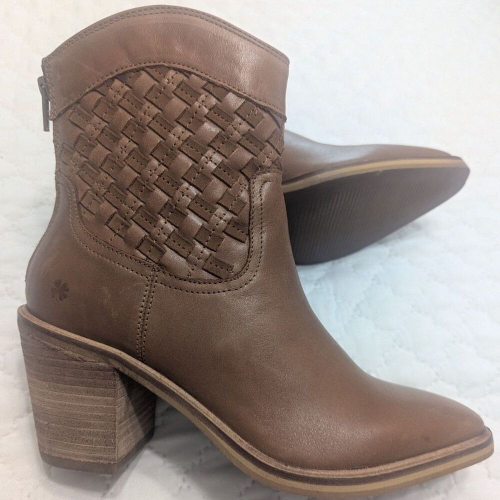 🤠 Lucky Brand Aryleis Western Booties Leather Chunky Heel Size 5.5M Taupe